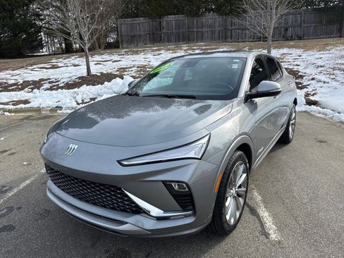 Used 2024 Buick Envista Avenir image 3