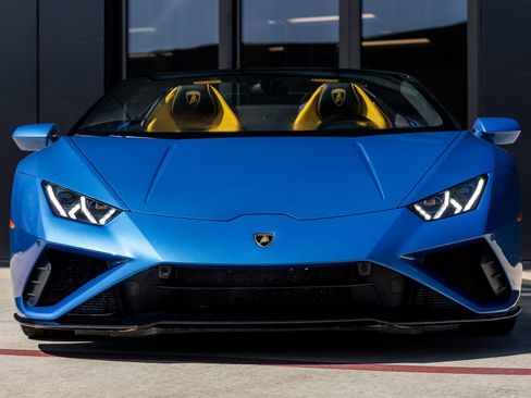 Used 2020 Lamborghini Huracan EVO image 4