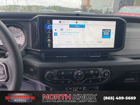 Used 2024 Jeep Wrangler Willys image 9