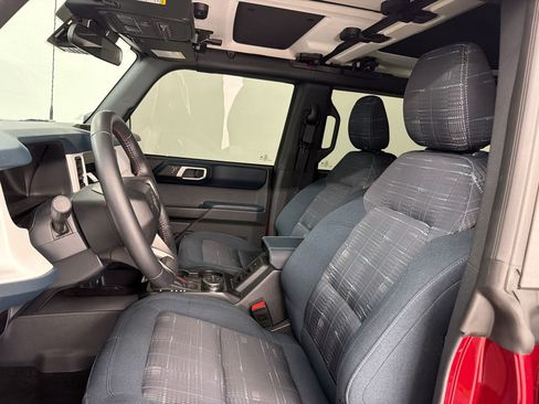 Used 2025 Ford Bronco Heritage Edition AWD/4WD image 25
