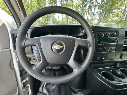 Certified 2017 Chevrolet Express 2500 w/ Express Access Plus Package RWD image 11