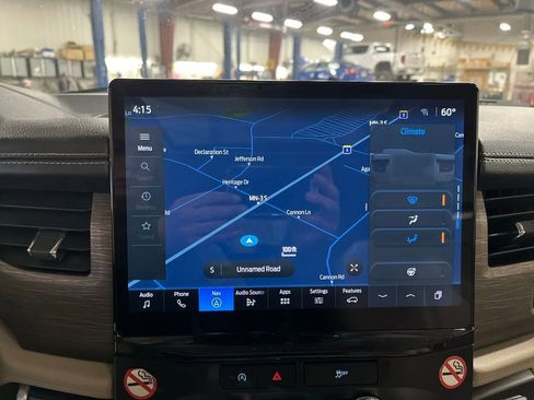 Used 2024 Ford Expedition Limited image 21