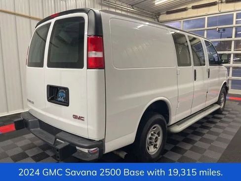 Used 2024 GMC Savana 2500 w/ Driver Convenience Package image 3