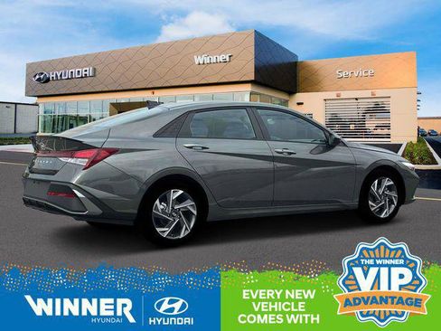 New 2025 Hyundai Elantra Sport image 8