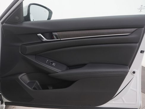 Used 2020 Honda Accord EX-L image 9
