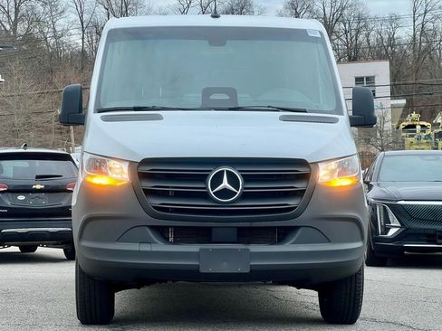 Used 2025 Mercedes-Benz Sprinter 2500 image 2
