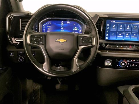 Used 2023 Chevrolet Silverado 1500 LT AWD/4WD image 5