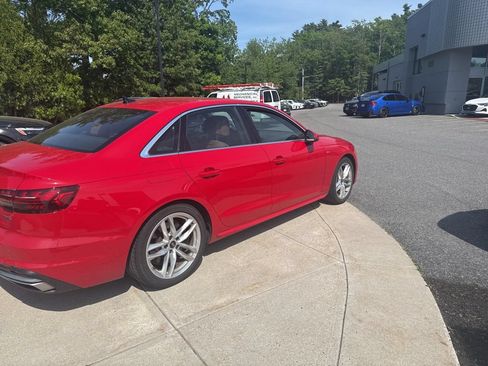Used 2022 Audi A4 2.0T Premium w/ Convenience Package AWD/4WD image 4