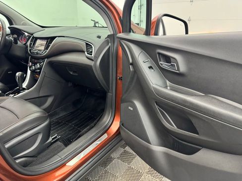 Used 2019 Chevrolet Trax Premier AWD/4WD image 27