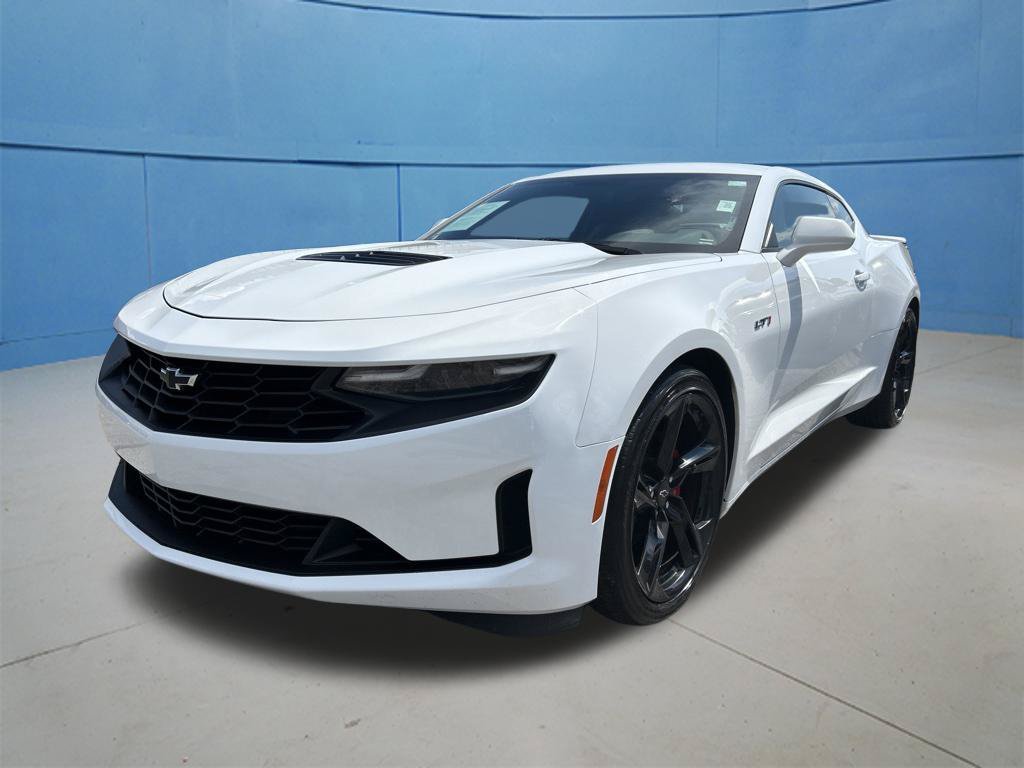 Used 2020 Chevrolet Camaro LT w/ Technology Package RWD image 5
