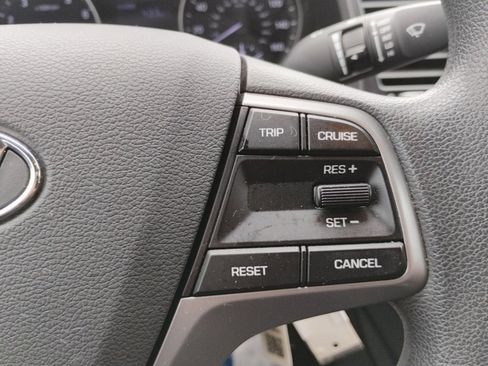 Used 2018 Hyundai Elantra SE FWD image 23