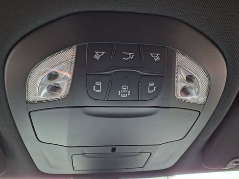 New 2026 Chrysler Pacifica Select FWD image 9