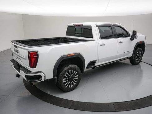 Used 2024 GMC Sierra 2500 Denali Ultimate AWD/4WD image 4