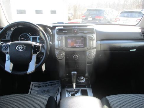 Used 2016 Toyota 4Runner SR5 image 7