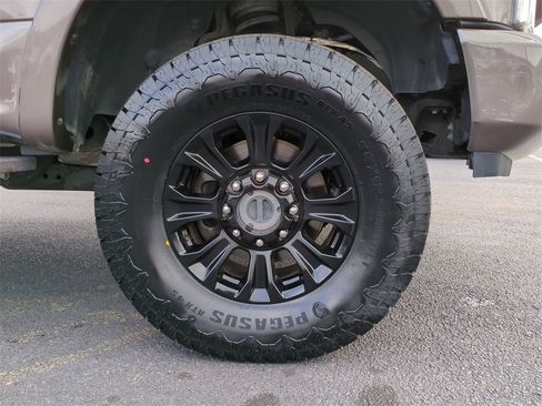 Certified 2022 Ford F250 Lariat w/ Tremor Off-Road Package image 11