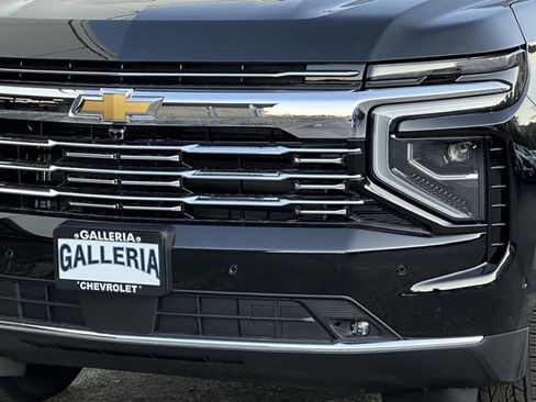 New 2026 Chevrolet Suburban Premier image 7