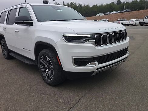 Used 2024 Jeep Wagoneer Series II image 15