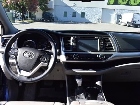 Used 2016 Toyota Highlander XLE image 35