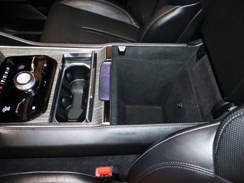 Used 2022 Jeep Wagoneer Series III w/ Premium Group I image 39