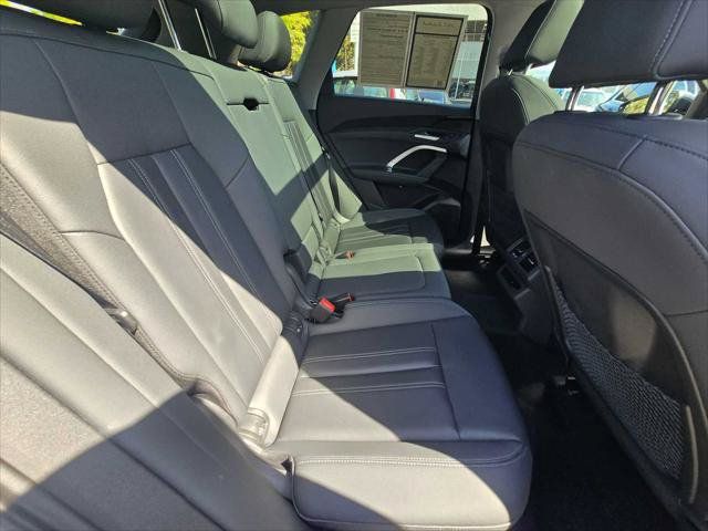 Used 2025 Audi Q5 Premium w/ Convenience Package AWD/4WD image 12