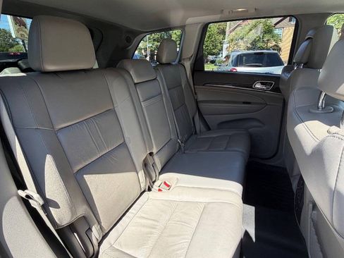 Used 2012 Jeep Grand Cherokee Laredo AWD/4WD image 33