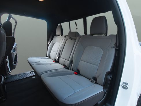Used 2023 RAM 1500 Big Horn AWD/4WD image 14