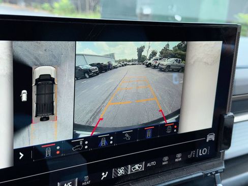 Used 2024 GMC Hummer EV 3X AWD/4WD image 28