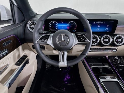 New 2026 Mercedes-Benz GLB 250 4MATIC image 4