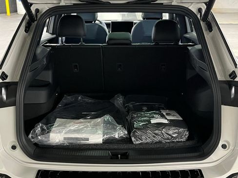 New 2026 Volkswagen Tiguan SE R-Line AWD/4WD image 38