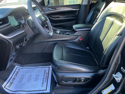 Used 2023 Jeep Grand Cherokee Limited w/ Trailer Tow Prep Group (B) image 18