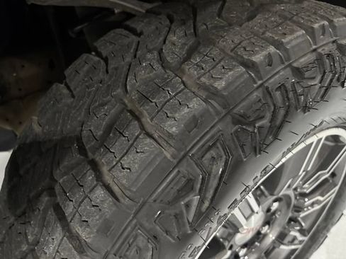 Used 2025 GMC Sierra 1500 AT4 image 30