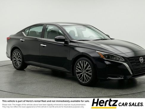 Used 2025 Nissan Altima 2.5 SV FWD image 1