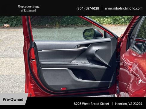 Used 2020 Toyota Camry SE w/ Convenience Package FWD image 14