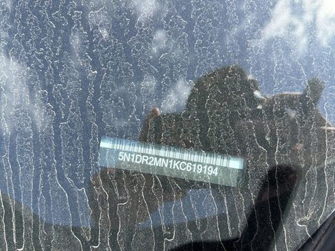 Used 2019 Nissan Pathfinder SV image 11