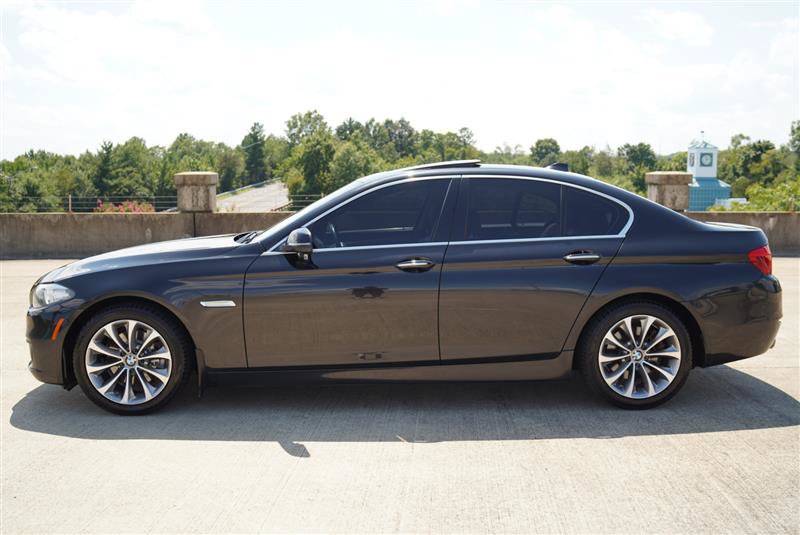Used 2016 BMW 528i xDrive Sedan AWD/4WD image 2