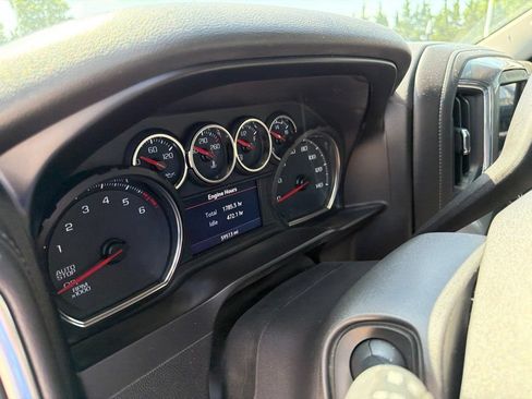 Used 2020 Chevrolet Silverado 1500 LT Trail Boss AWD/4WD image 9