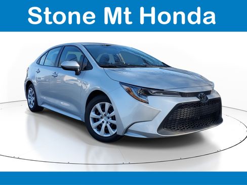 Used 2022 Toyota Corolla LE image 1