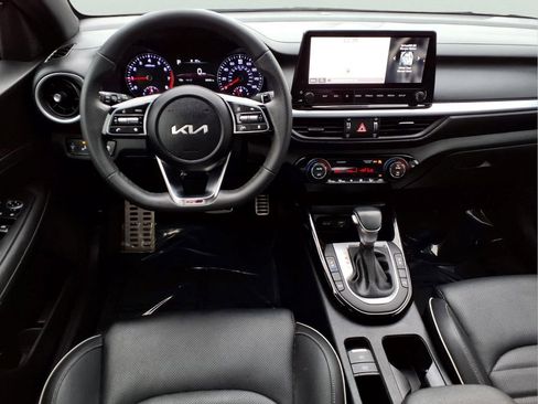 Used 2023 Kia Forte GT-Line w/ GT-Line Premium Package FWD image 9