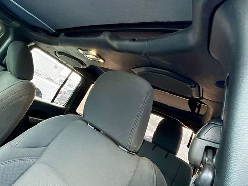 Used 2021 Jeep Wrangler Unlimited Willys image 20