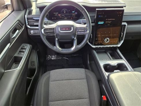 Used 2025 GMC Acadia Elevation image 15