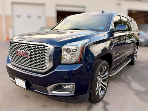 Used 2017 GMC Yukon XL Denali w/ Open Road Package AWD/4WD image 3