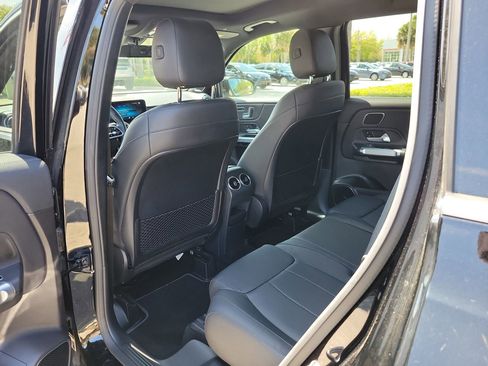 Used 2021 Mercedes-Benz GLB 250 GLB 250 image 9