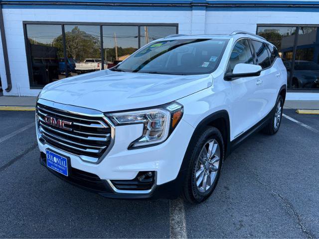 Used 2022 GMC Terrain SLT w/ Infotainment Package II AWD/4WD image 2
