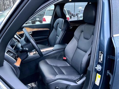 Certified 2024 Volvo XC90 B6 Plus w/ Protection Package Premier image 8