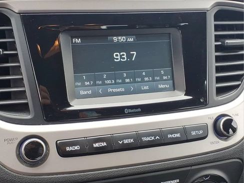 Used 2019 Hyundai Accent SE FWD image 8
