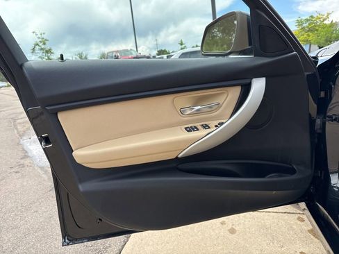 Used 2018 BMW 320i xDrive Sedan AWD/4WD image 10