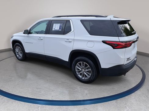 Used 2022 Chevrolet Traverse LT FWD image 7