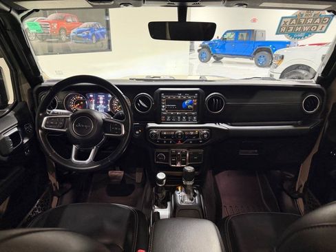 Used 2020 Jeep Gladiator Overland w/ Popular Equipment Package AWD/4WD image 27