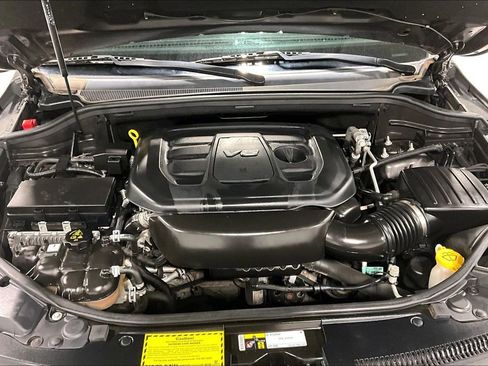 Used 2019 Jeep Grand Cherokee Laredo AWD/4WD image 11