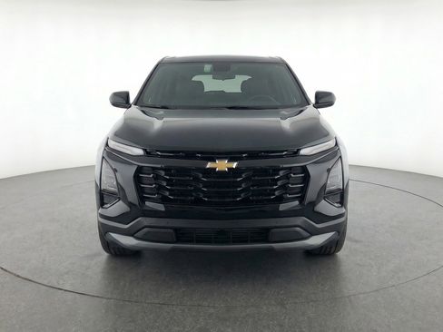 Used 2025 Chevrolet Equinox LT image 2